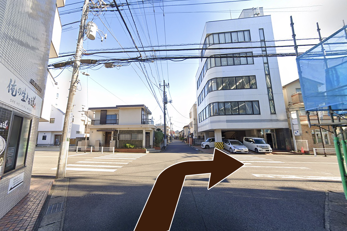 ラーメン屋俺の生きる道様を右折します