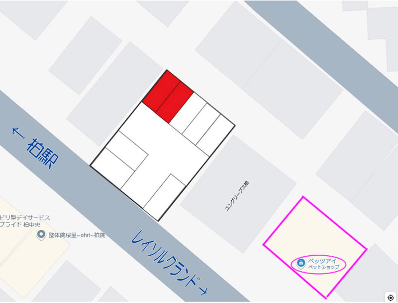駐車場の現地写真（砂利の駐車場）
